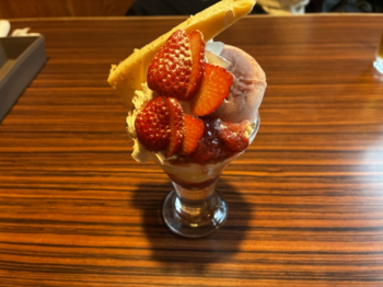 イチゴパフェ.png